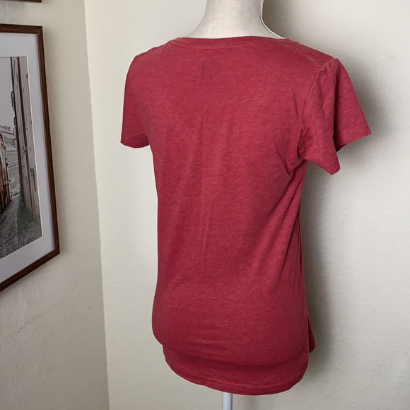 University of South Carolina Fighting Gamecocks V-Neck Tee Size XL (Runs Small) - Picture 4 of 13